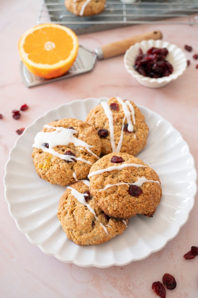 Biscuits moelleux aux canneberges, à l'orange et à la pulpe d'amande